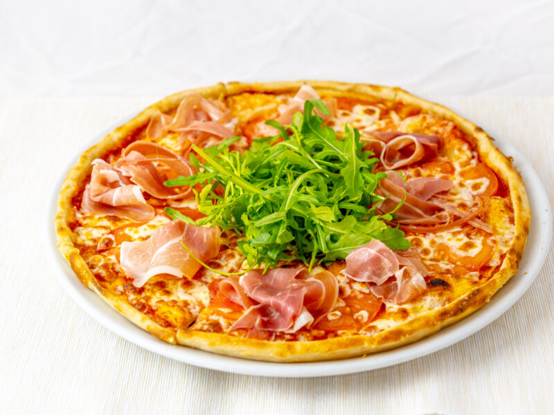restauracia-jedlo-pizza proscuito